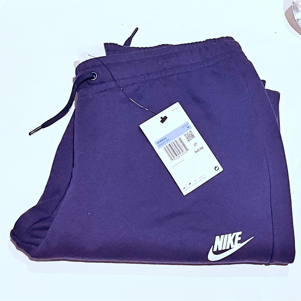 Nike Joggers (Size M)